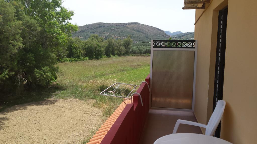 Rooms Leonidas Kíssamos Екстериор снимка