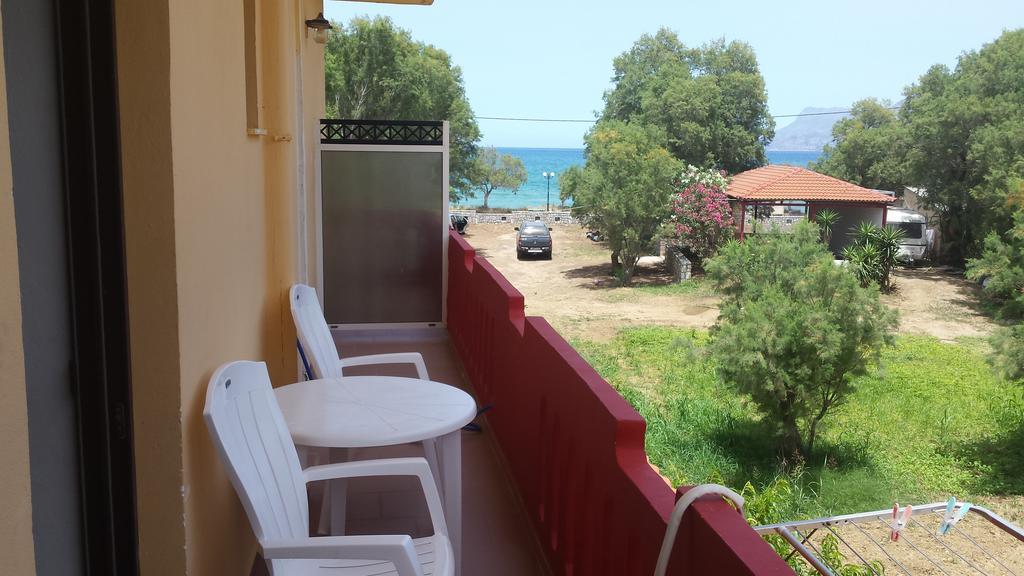 Rooms Leonidas Kíssamos Екстериор снимка