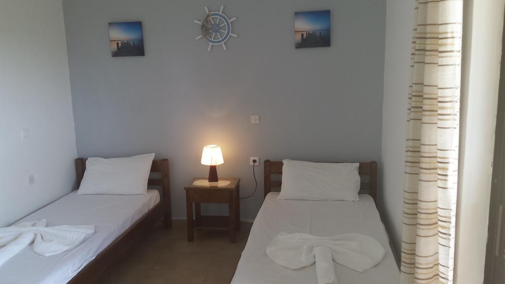 Rooms Leonidas Kíssamos Екстериор снимка