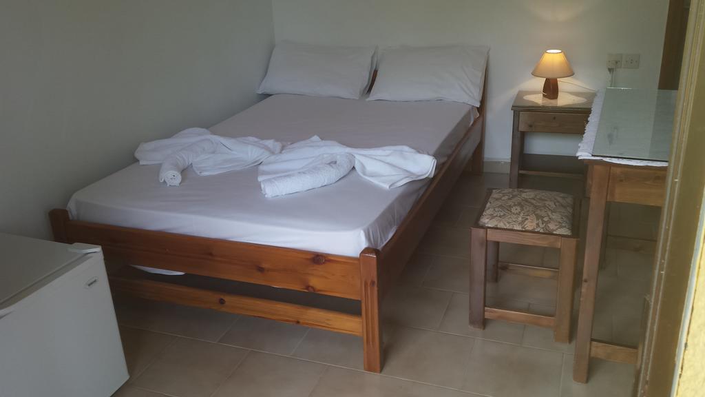 Rooms Leonidas Kíssamos Екстериор снимка