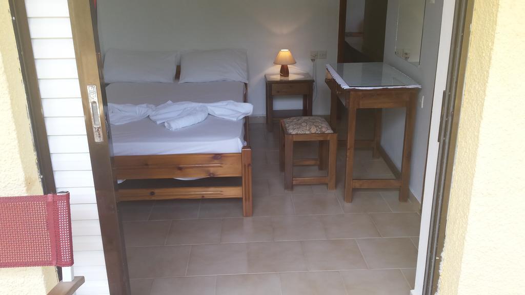 Rooms Leonidas Kíssamos Екстериор снимка