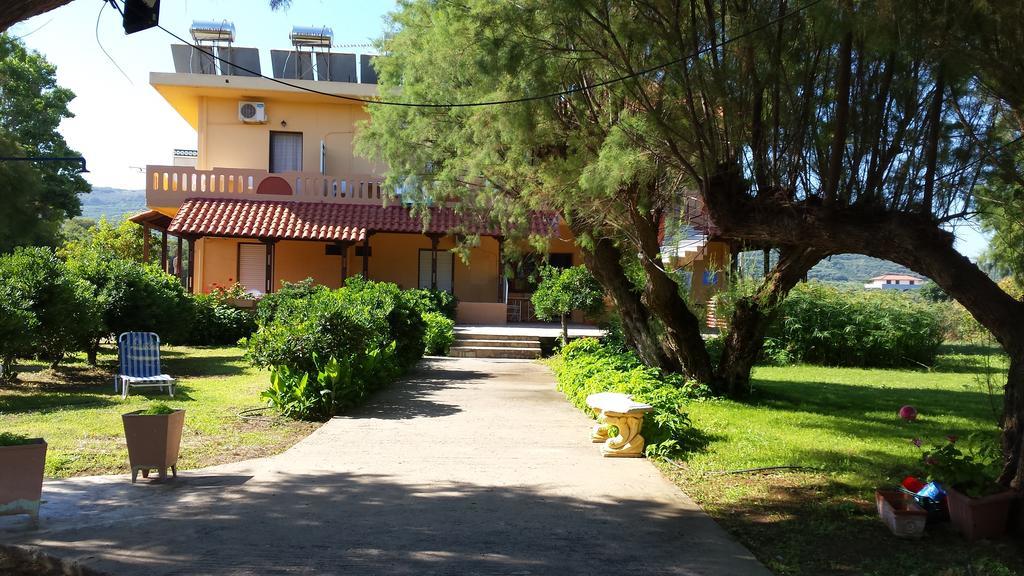 Rooms Leonidas Kíssamos Екстериор снимка