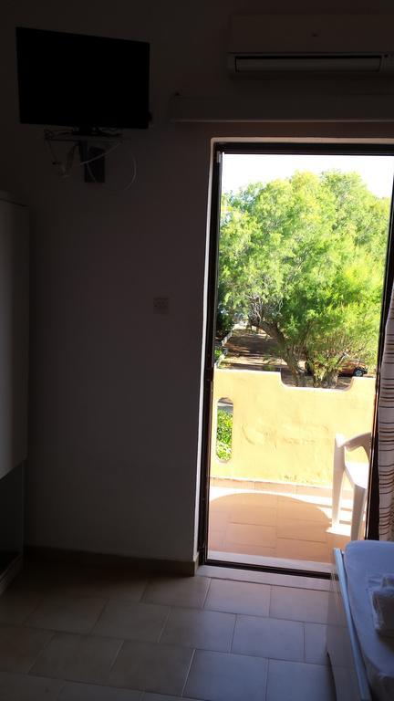 Rooms Leonidas Kíssamos Екстериор снимка